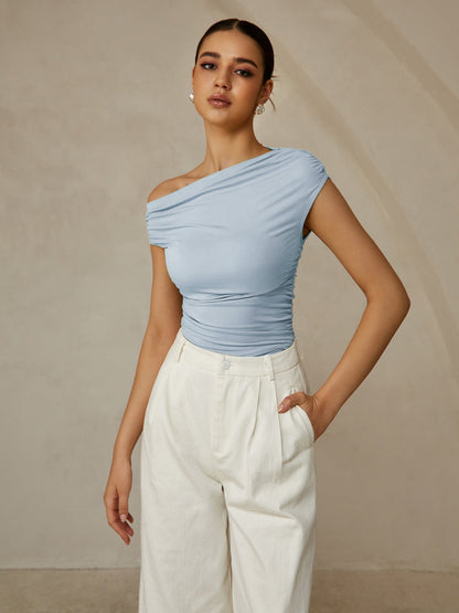 Mouwloos T-shirt met asymmetrische hals