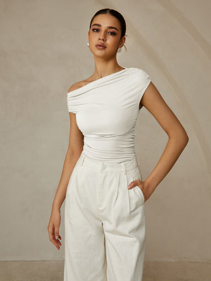 Mouwloos T-shirt met asymmetrische hals